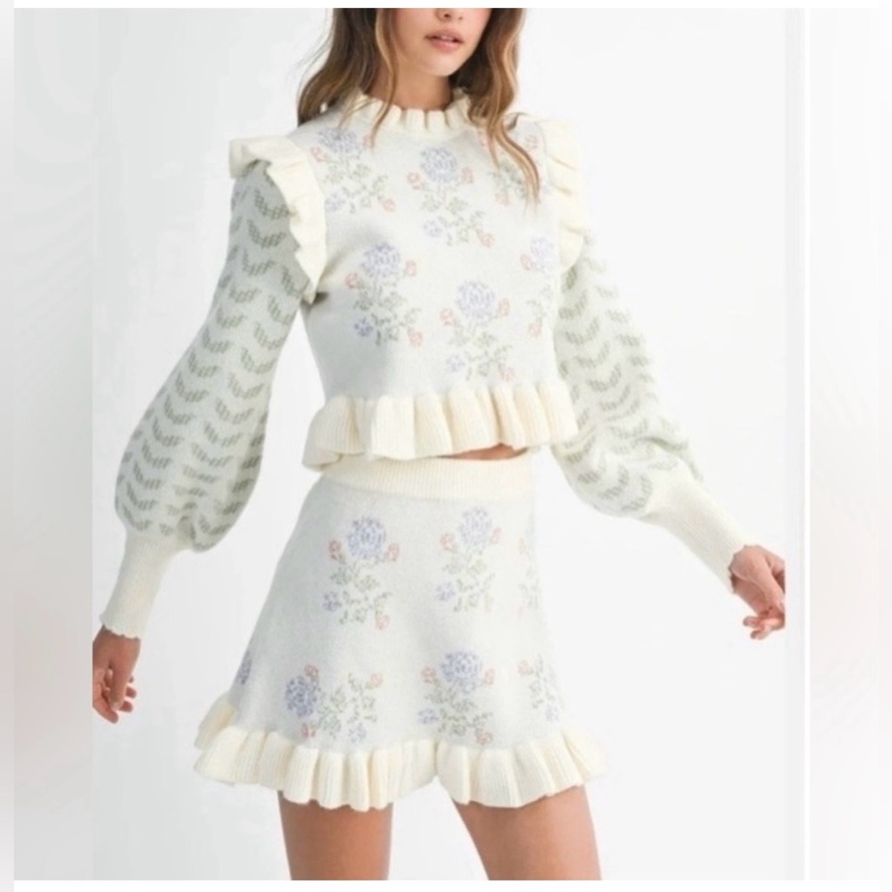 Mable by anthro Cream Floral Ruffle Knit Mini Skirt and sweater set size Large